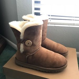 UGG Bailey Button Boots Chestnut Brown Women US 9